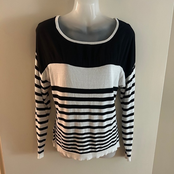 Apt. 9 Black and White Stripe Women’s Long Sleeve Top L - Picture 12 of 12